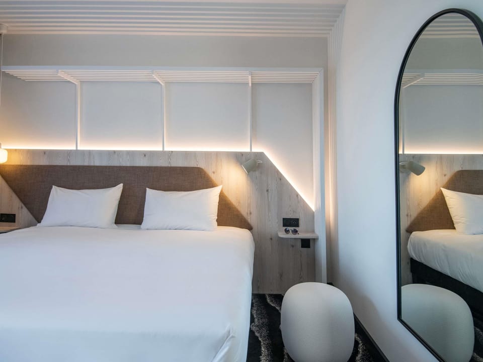 Standard Room, 1 Double Bed, Balcony | Premium bedding, in-room safe, laptop workspace, blackout drapes