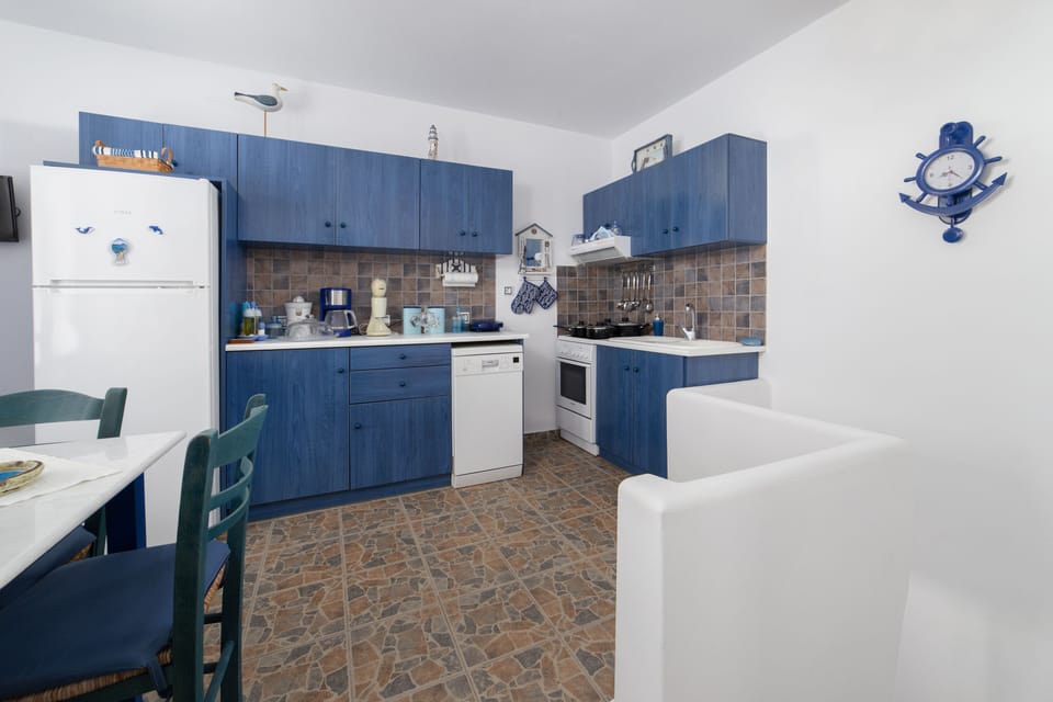 Comfort Apartment | Private kitchen | Fridge, oven, stovetop, dishwasher