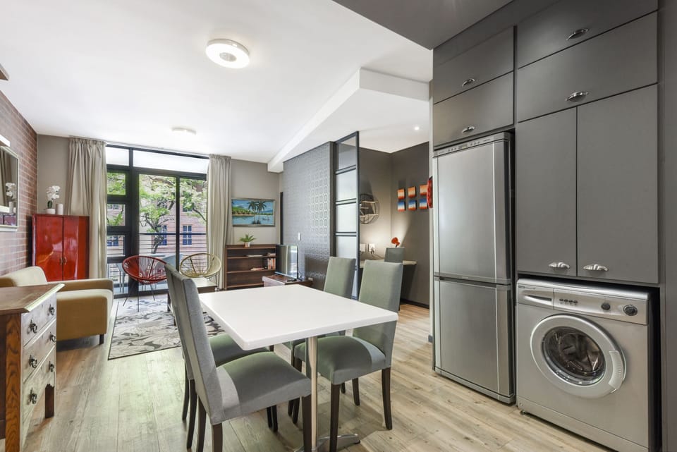 Classic Apartment | In-room dining