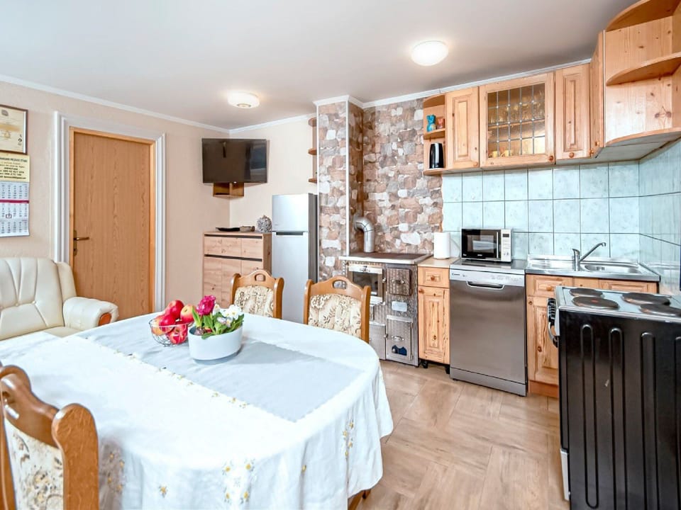 House (One Bedroom Holiday Home with Swimmin) | Private kitchen | Fridge