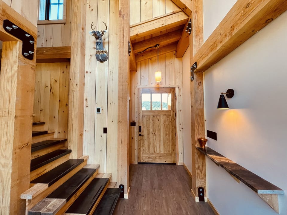 Luxury Cabin, 2 Queen Beds, Valley View | Premium bedding, memory foam beds, iron/ironing board, free WiFi