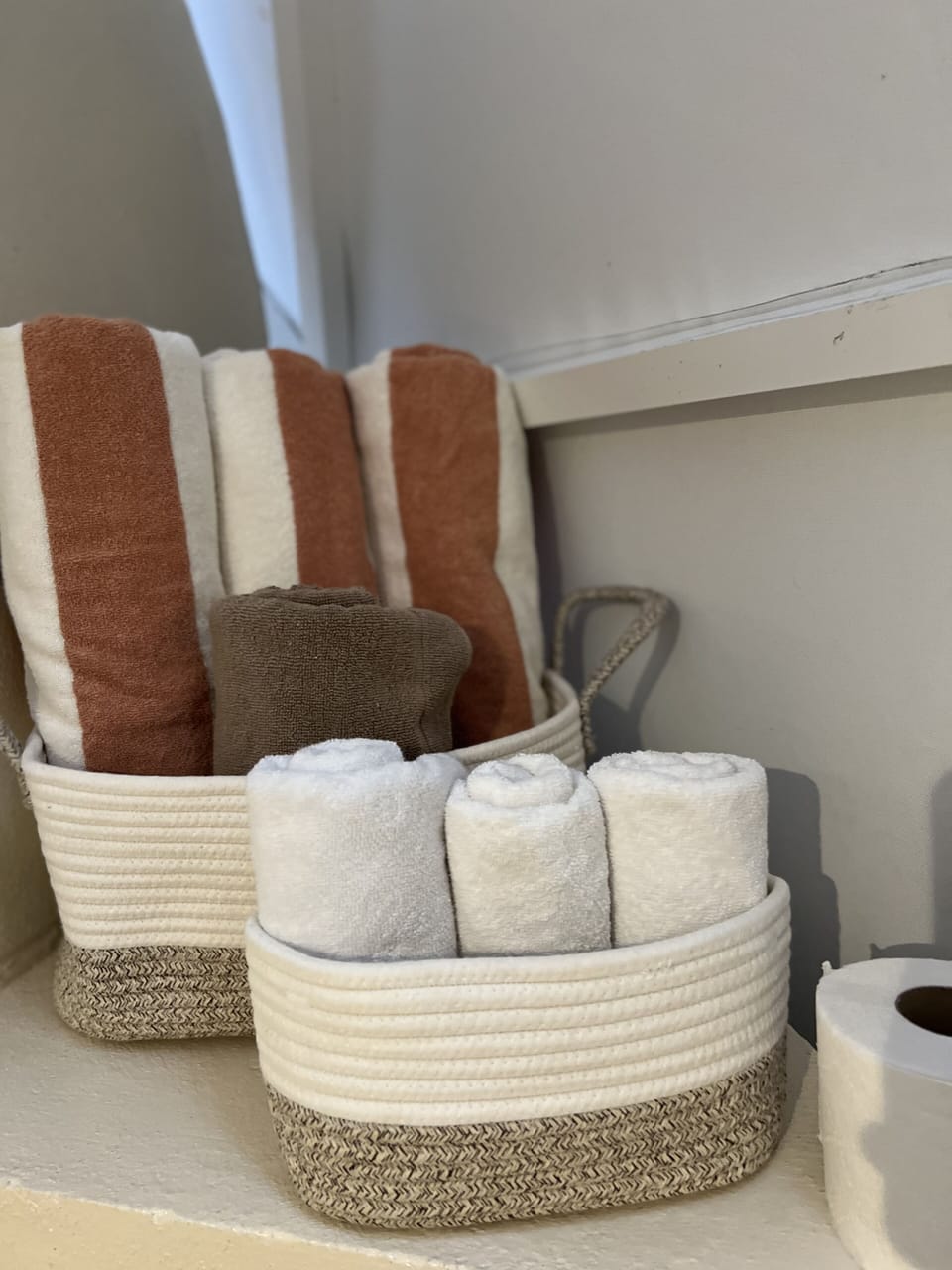 Comfort Room | Bathroom | Shower, free toiletries, hair dryer, towels
