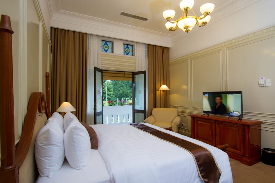 Minibar, in-room safe, desk, blackout drapes