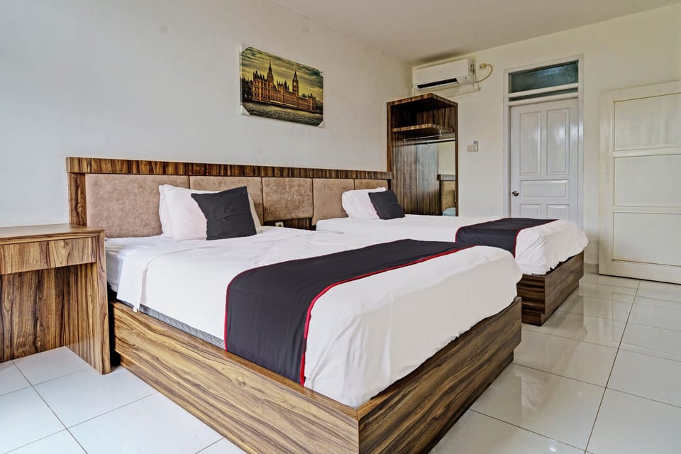 Deluxe Twin Room | Desk, laptop workspace, free WiFi, bed sheets