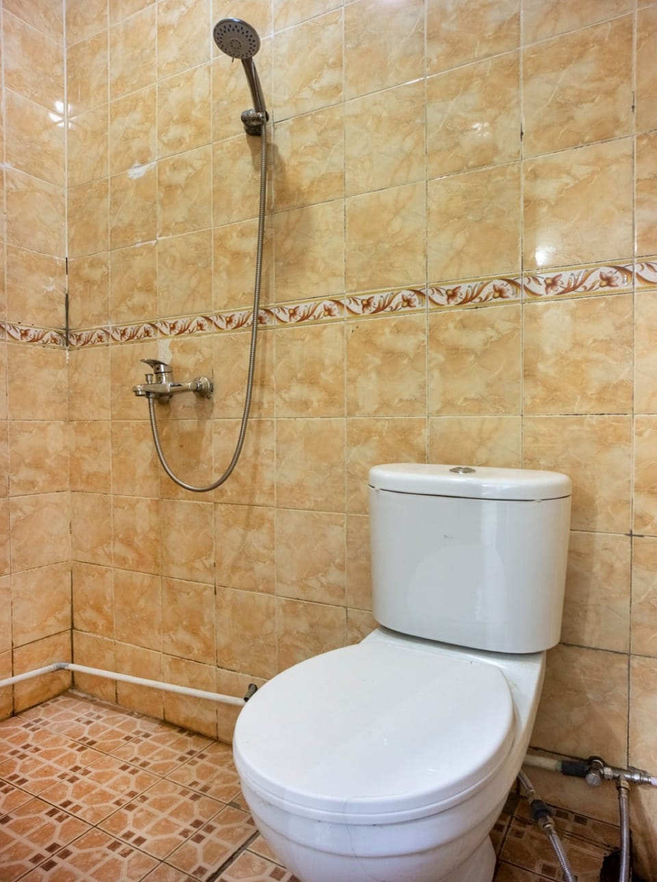 Standard Double Room | Bathroom | Shower, towels