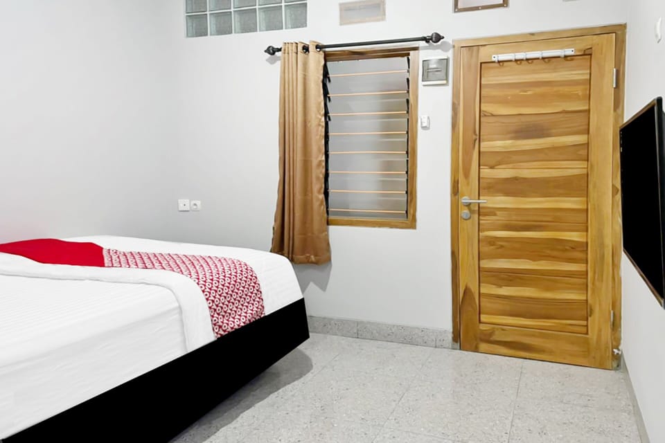 Standard Double Room | Desk, laptop workspace, free WiFi, bed sheets