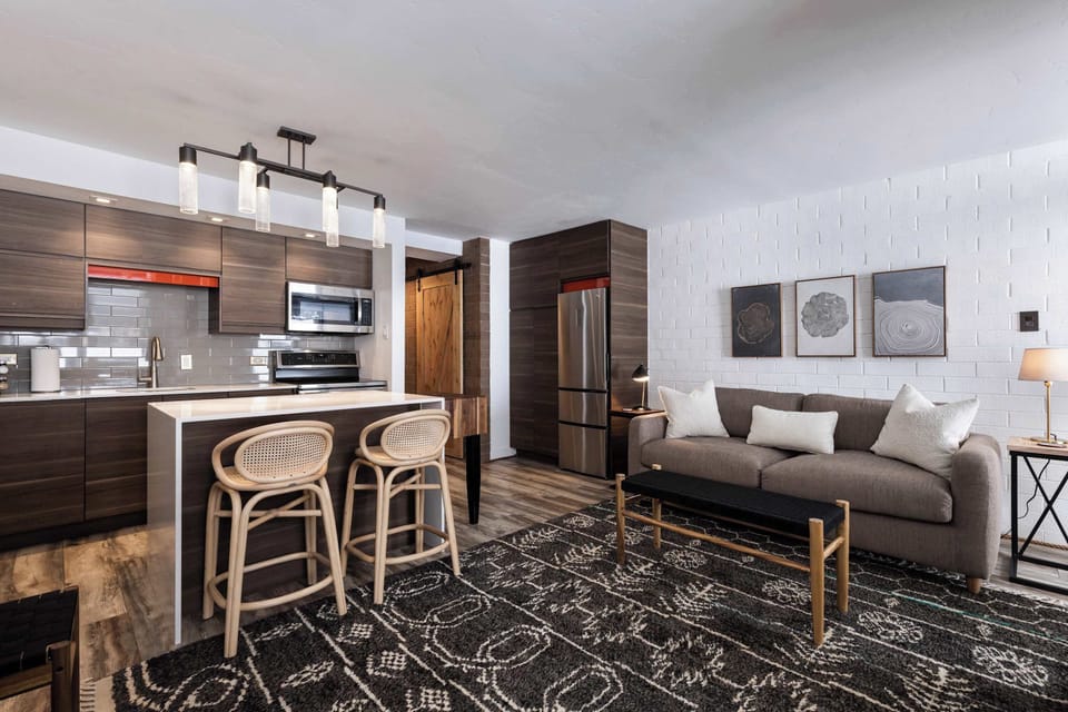 Condo, 1 Queen Bed with Sofa bed, Fireplace, Mountain View (Tobelmann's Top) | Living area | 50-inch flat-screen TV with digital channels, fireplace