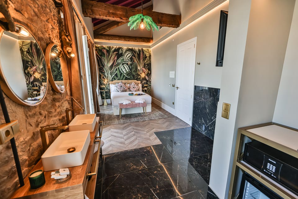 Superior Room, Balcony, Sea View | Premium bedding, free minibar, individually decorated