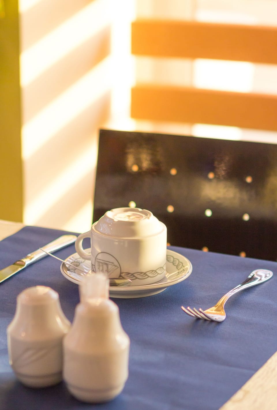 Breakfast and dinner served, ocean views 