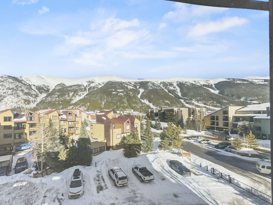 Condo, 3 Bedrooms | View from property