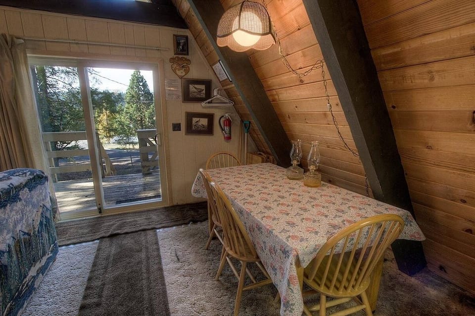 House, 3 Bedrooms | Dining