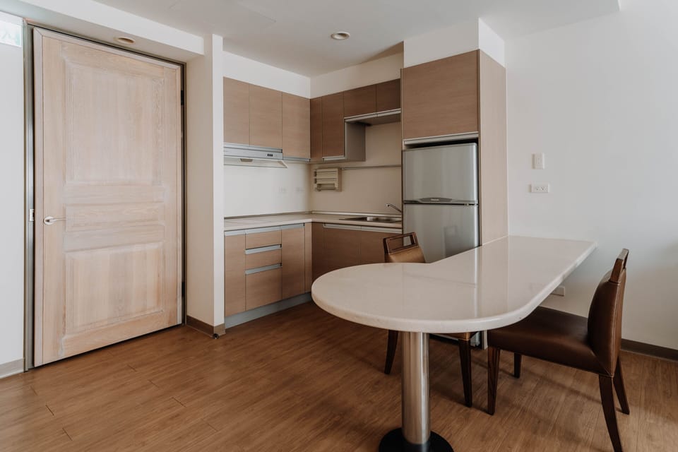 Basic Double or Twin Room | In-room dining