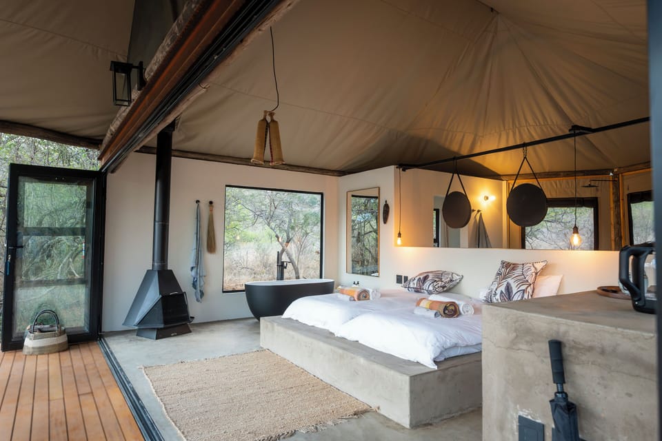 Admiralty Couple Tent | Minibar, in-room safe, individually decorated, individually furnished