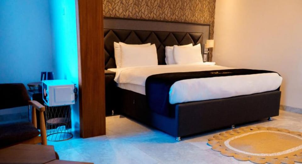 Deluxe Double Room | WiFi (free), bed sheets