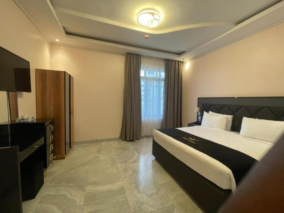 WiFi (free), bed sheets