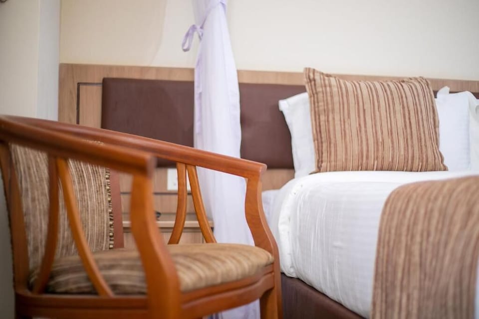 Standard Room | Egyptian cotton sheets, premium bedding, Tempur-Pedic beds, minibar