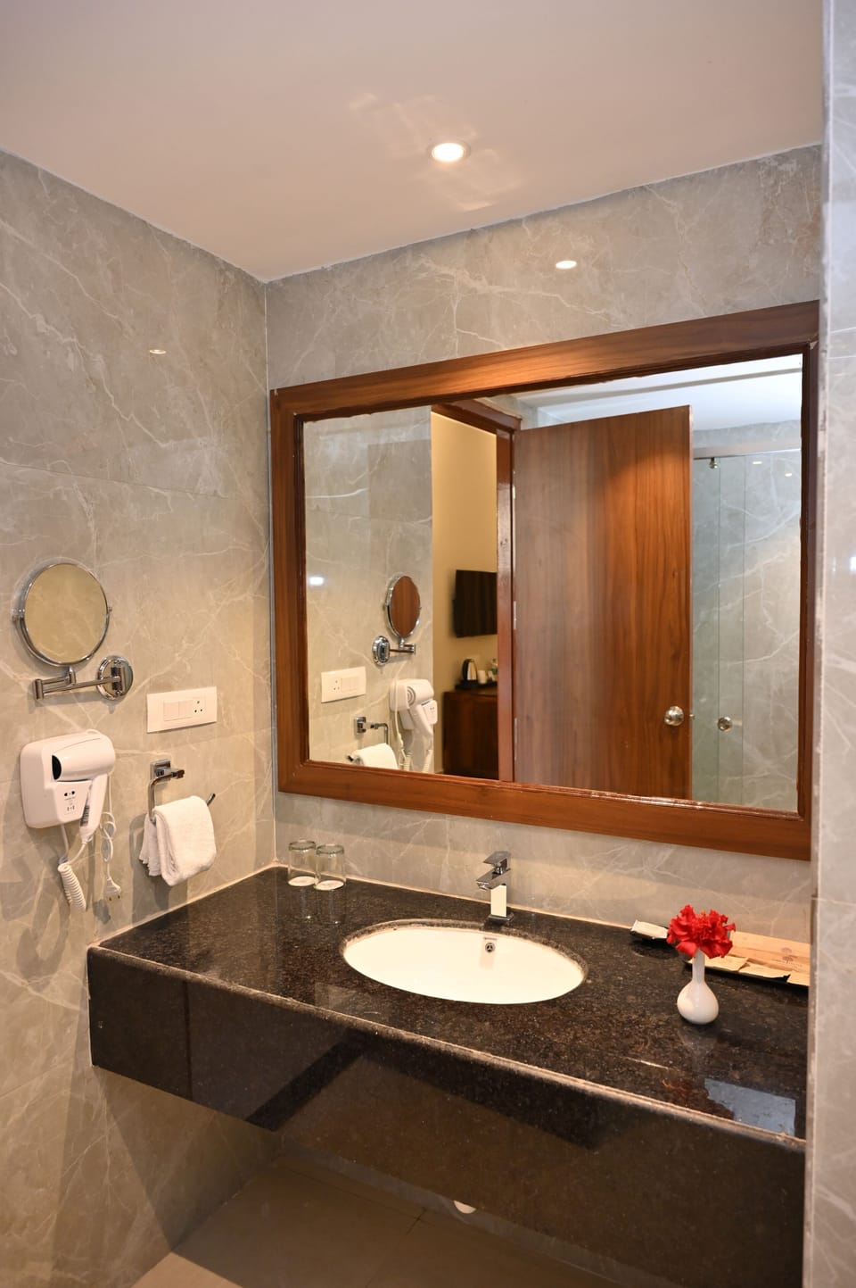 Room, 1 King Bed, Balcony, Garden View | Bathroom | Shower, rainfall showerhead, free toiletries, hair dryer