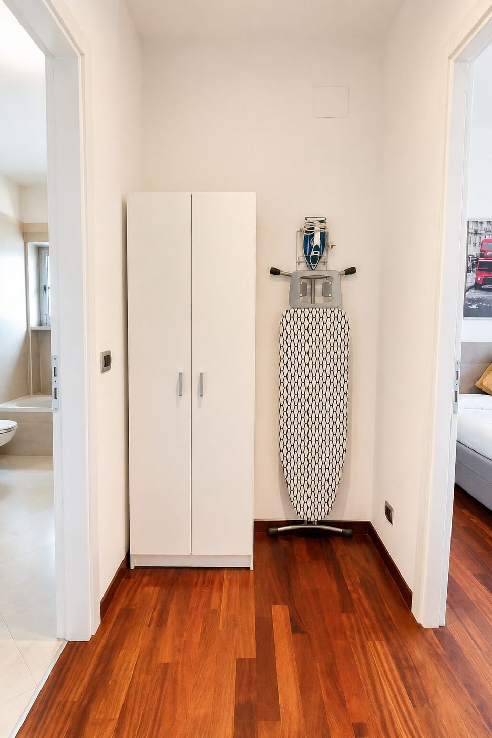Iron/ironing board