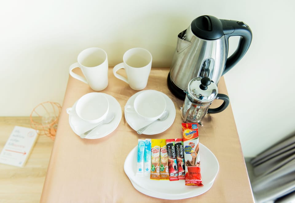 Studio, 2 Single Beds | Desk, laptop workspace, free WiFi, bed sheets