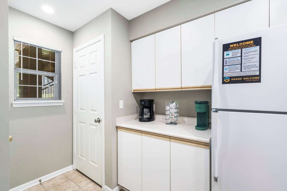 Condo, Multiple Beds, Patio, Golf View (Golf View Escape) | Interior