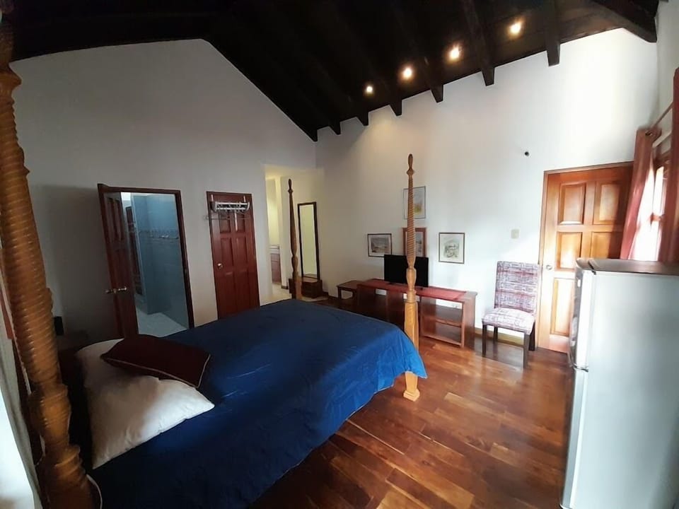 Deluxe Double Room, Balcony, Mountain View | Iron/ironing board (on request), WiFi (free), bed sheets