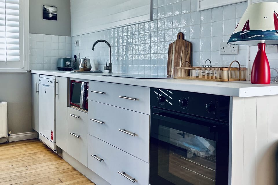 House, 2 Bedrooms, 2 Bathrooms, Beachside | Private kitchen | Microwave, electric kettle