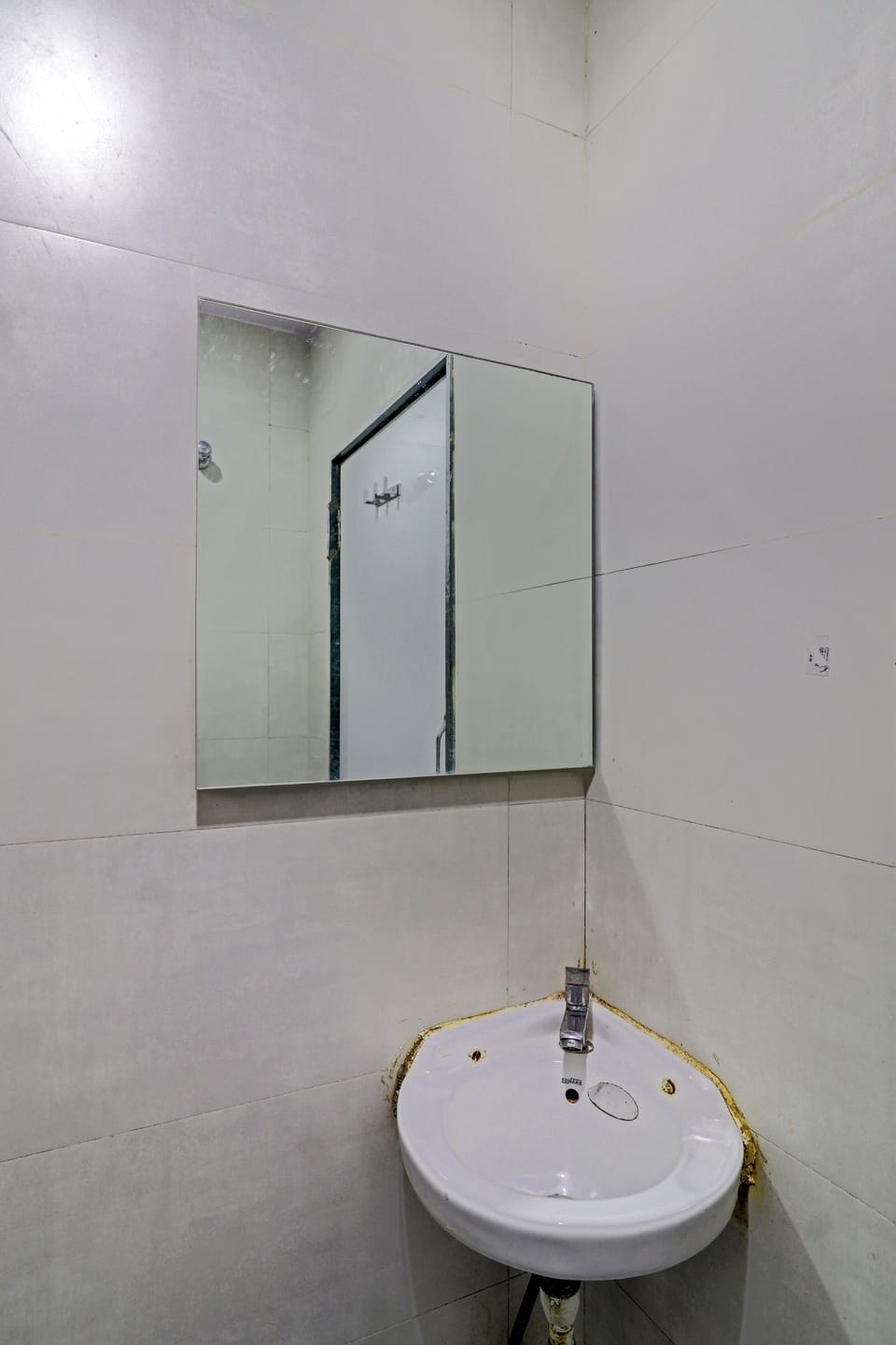 Shower, rainfall showerhead, towels