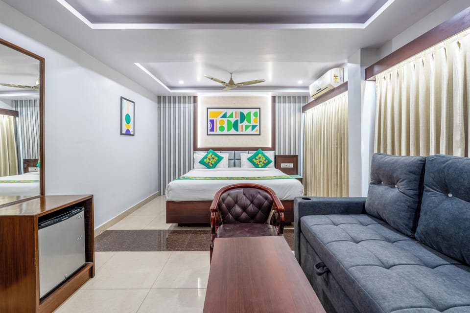 Premium Double Room | In-room safe, desk, iron/ironing board, free WiFi