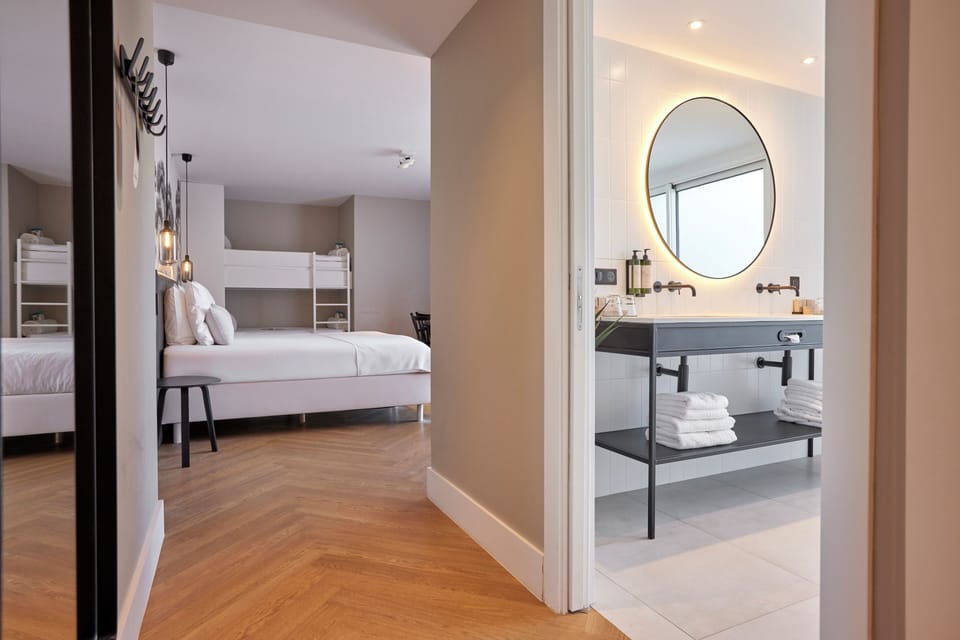 Family Suite | Premium bedding, minibar, in-room safe, desk