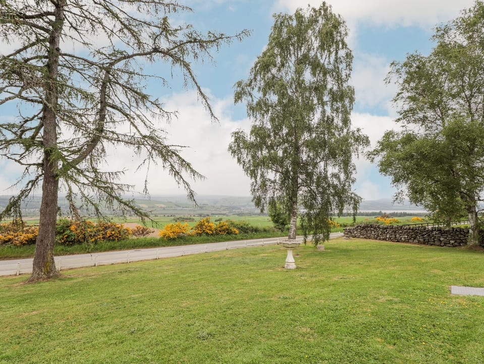 Cottage | Property grounds
