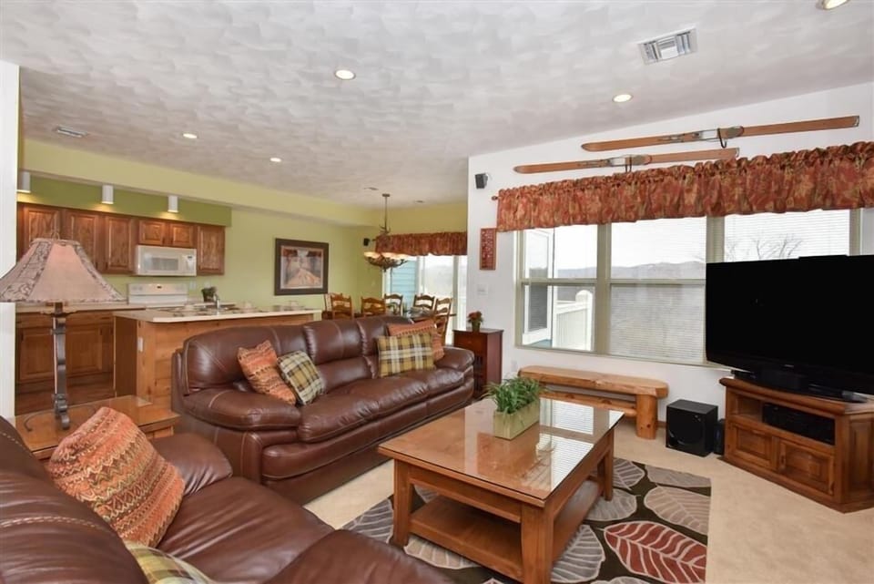 Condo, 4 Bedrooms | Living area