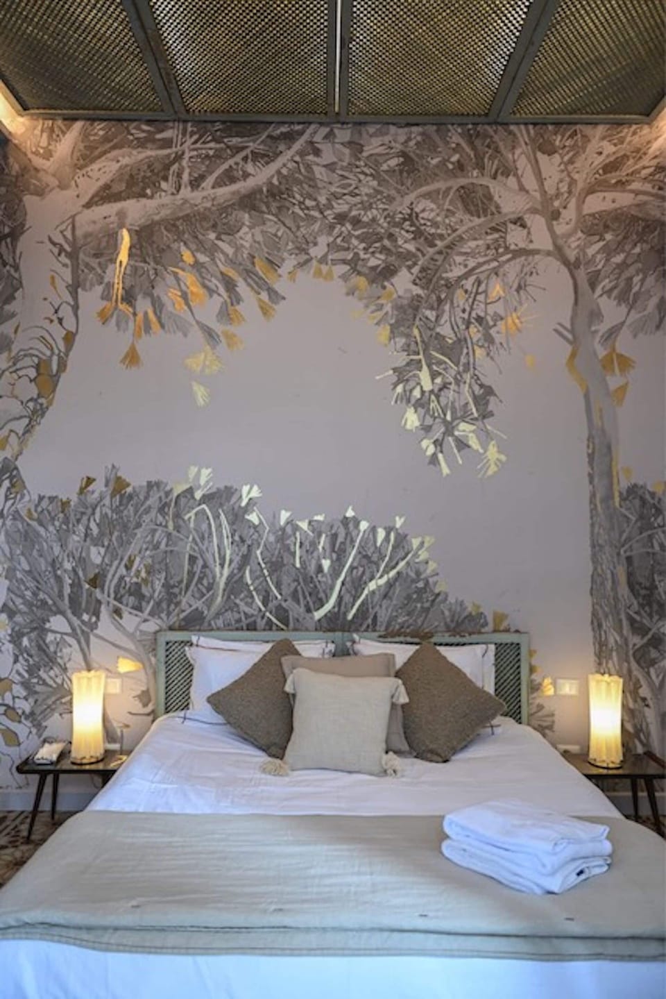 Junior Room | In-room safe, blackout drapes, soundproofing, WiFi (free)