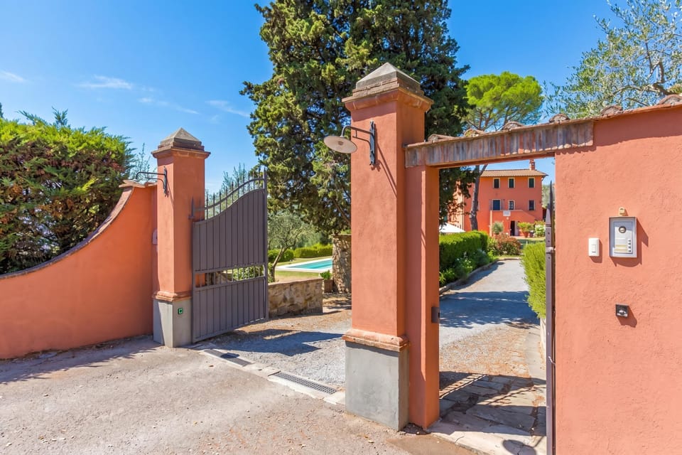 Standard House, 2 Bedrooms, Fireplace, Mountainside (Casa Paradiso With Wonderful Panorama) | Exterior