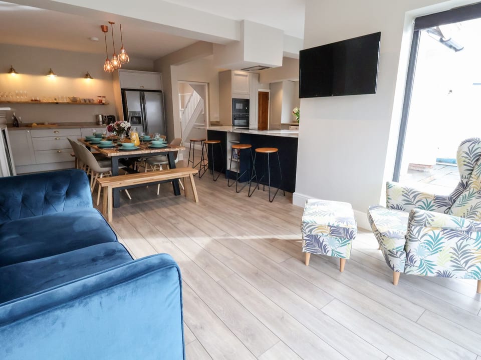 Cottage | Interior