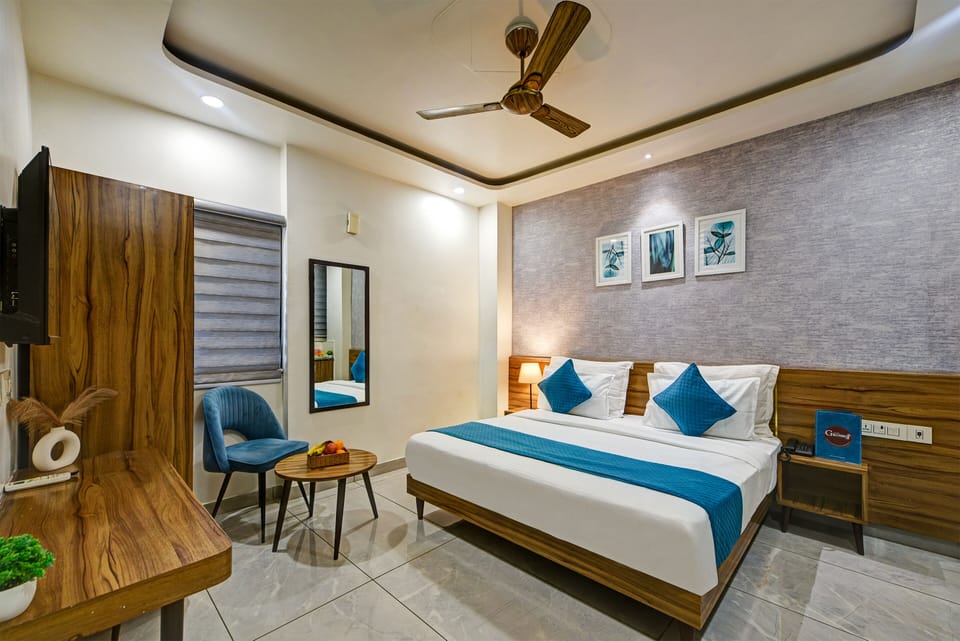 Deluxe Double or Twin Room | Egyptian cotton sheets, premium bedding, down comforters