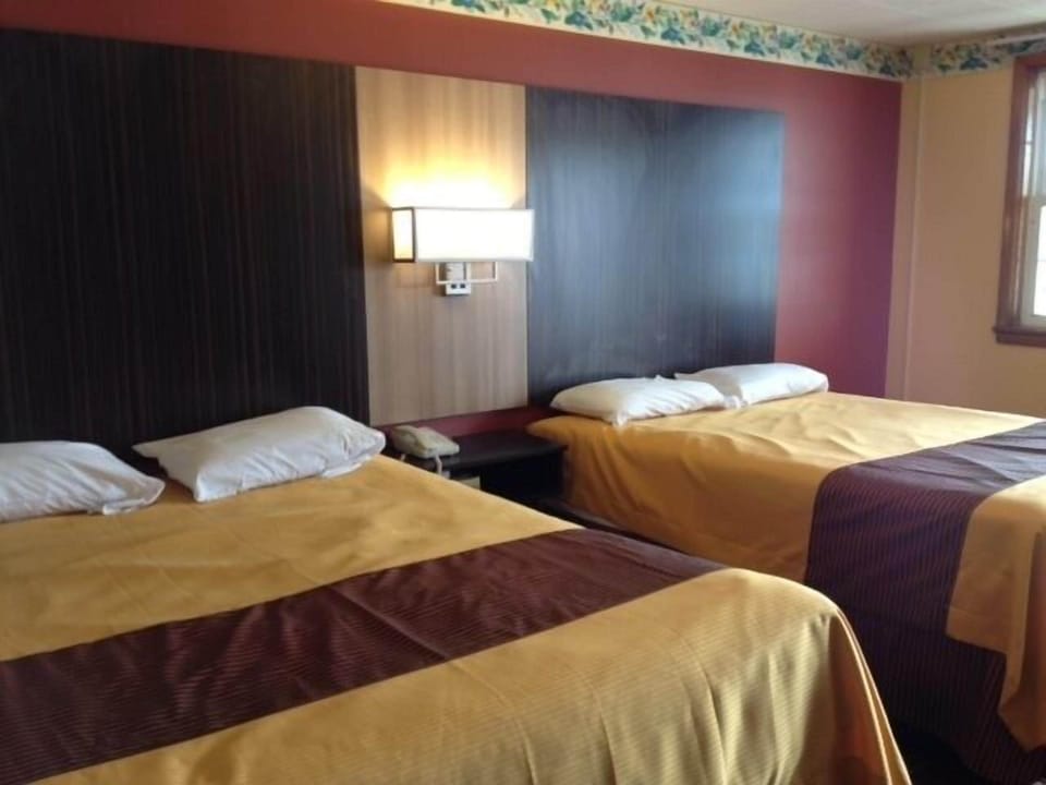 Standard Room, 2 Queen Beds, Smoking | Desk, free WiFi