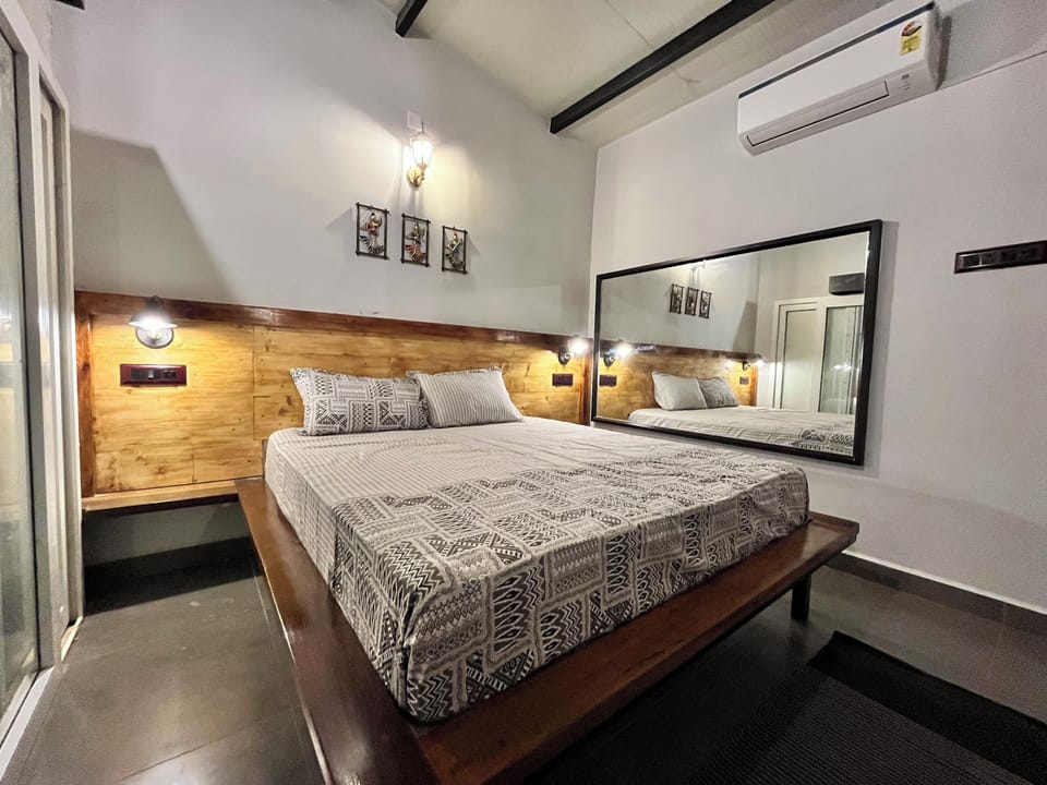 Family Cottage | Egyptian cotton sheets, premium bedding, free WiFi, bed sheets