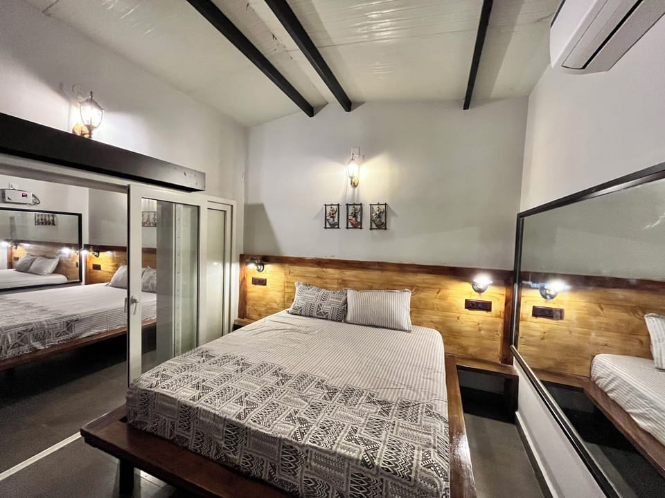 Family Cottage | Egyptian cotton sheets, premium bedding, free WiFi, bed sheets