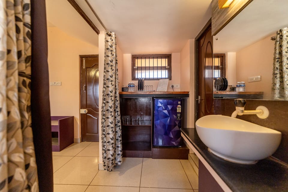Honeymoon Suite | Living area