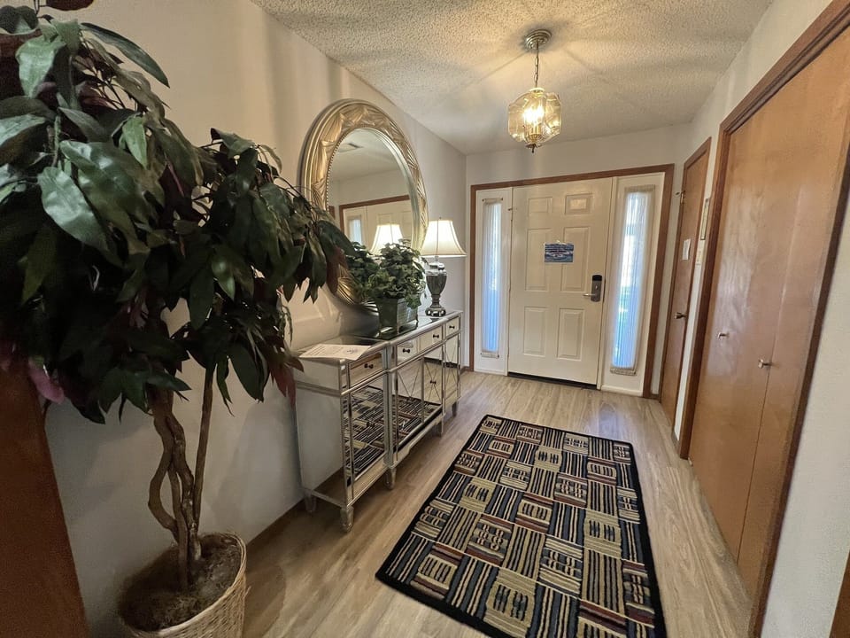 Condo, 2 Bedrooms | Interior