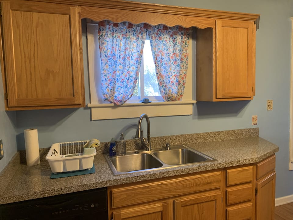 Bungalow, 3 Bedrooms | Private kitchen | Coffee/tea maker, fridge, oven, toaster