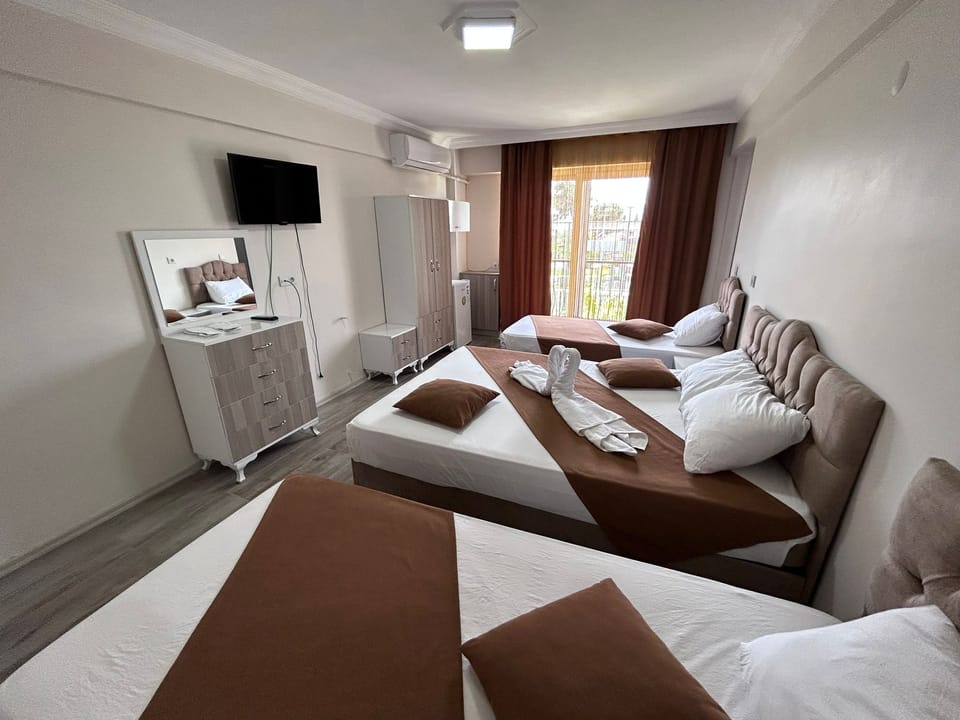 Classic Quadruple Room, 1 Bedroom | Egyptian cotton sheets, premium bedding, individually decorated