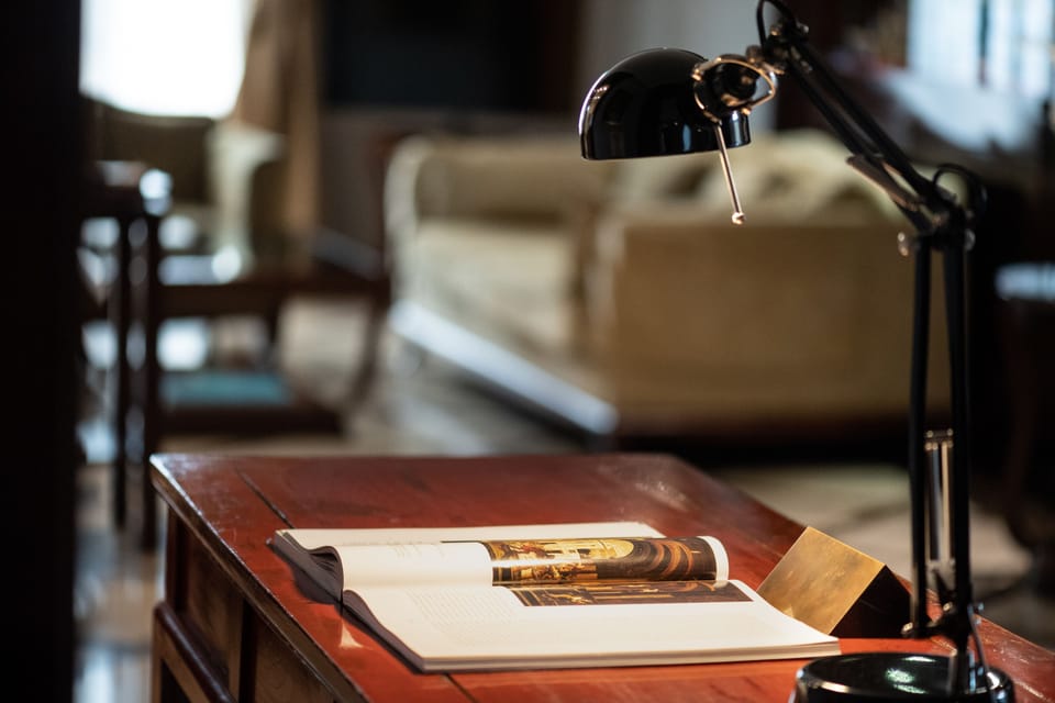 Concierge desk