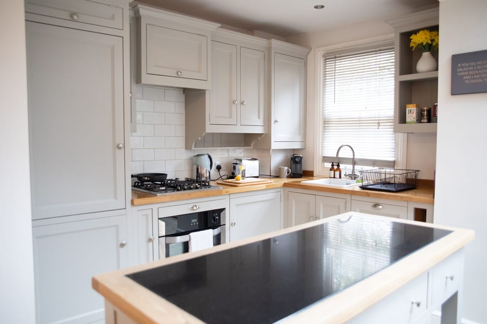 House | Private kitchen | Fridge, oven, stovetop, dishwasher