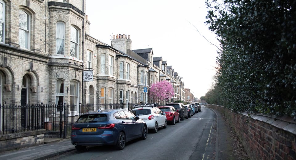 York Minster-3 Bed-sleeps 6-fireplace-free Parking House in York