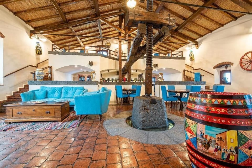 Etna Quota Mille Boutique Hotel, Typical Sicilian Food & Wine Country House in Sicily