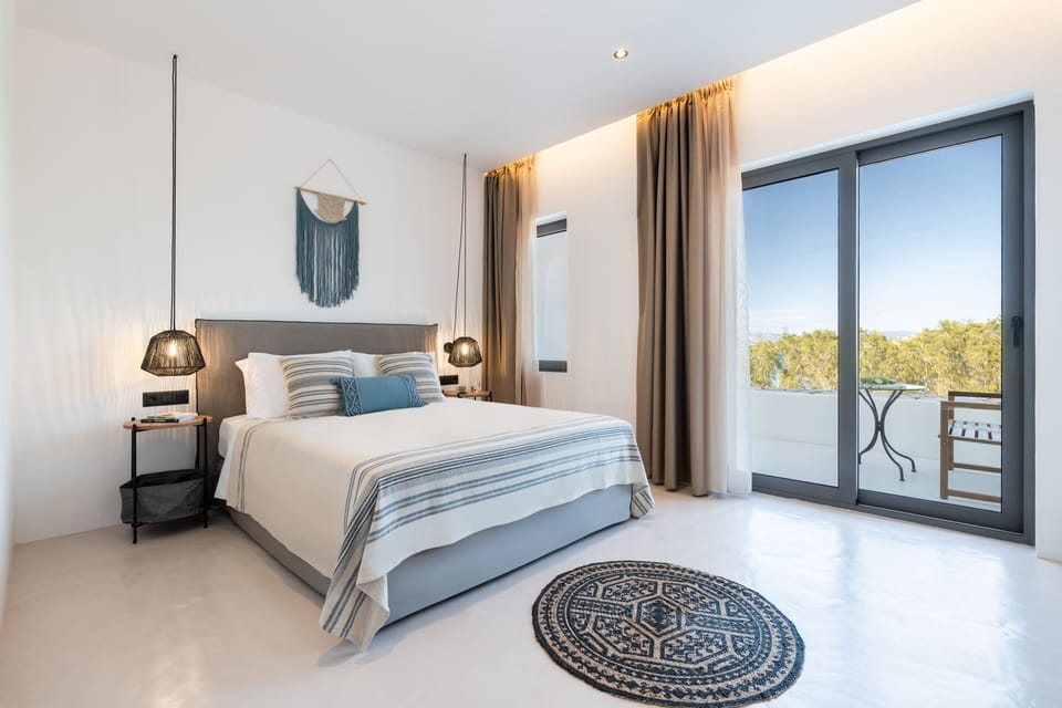 Suite, 1 Bedroom, Balcony, Sea View | Desk, soundproofing, iron/ironing board, WiFi (free)