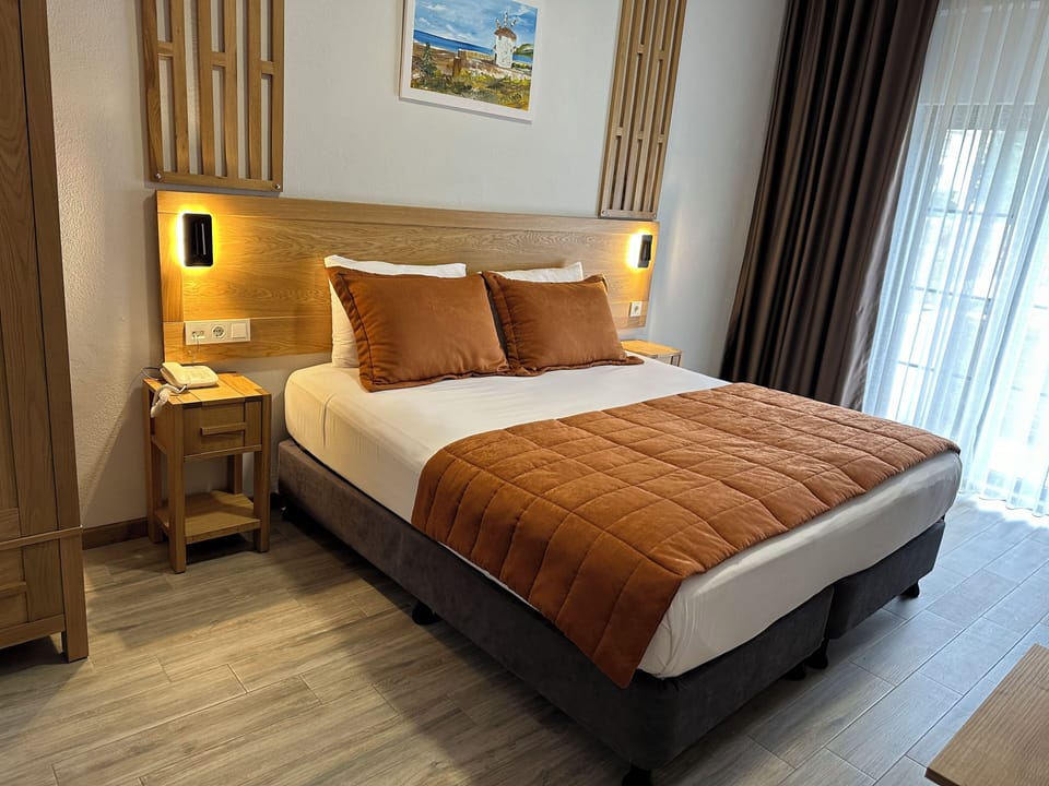Comfort Double or Twin Room | Premium bedding, down comforters, Select Comfort beds, minibar