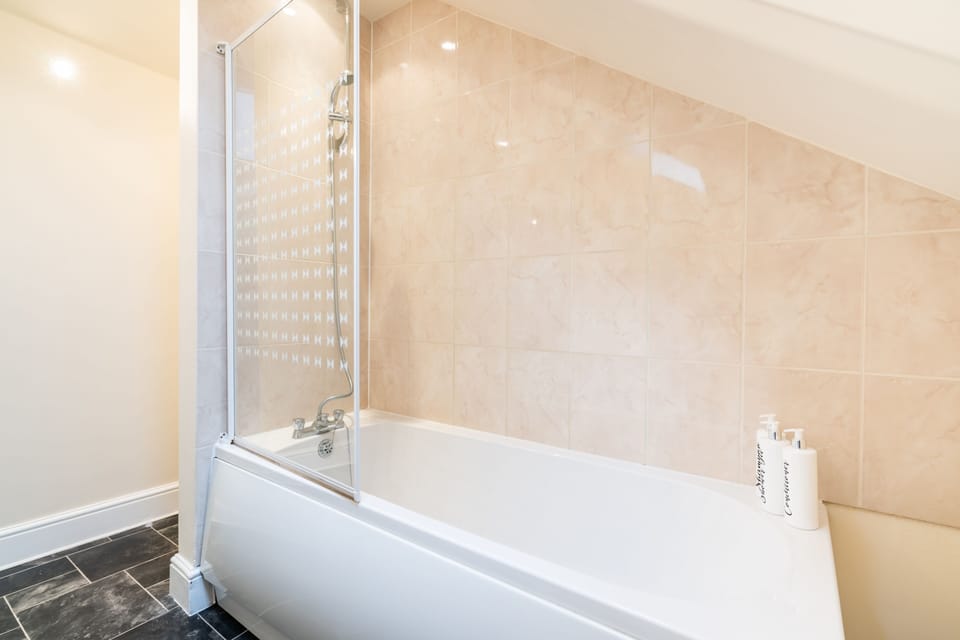 9B St Marks Road Apartment in Enfield