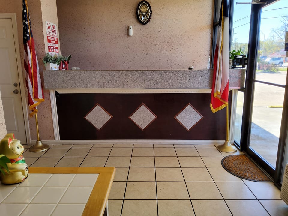 Check-in/check-out kiosk